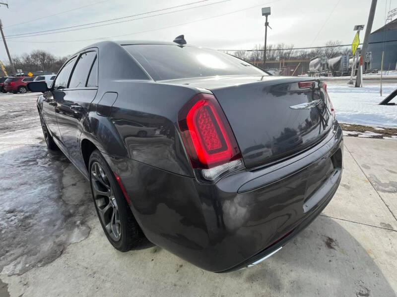 2016 Chrysler 300 S