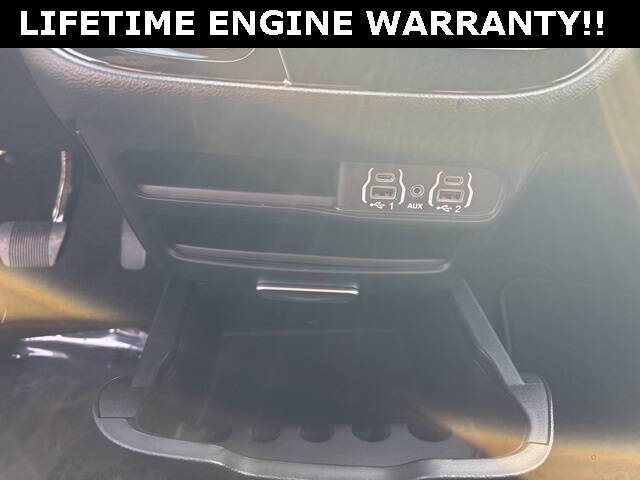 2025 Chrysler Voyager LX