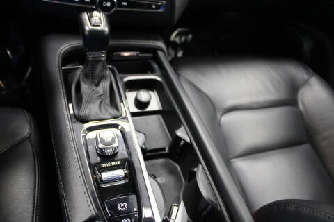 2020 Volvo XC90 T5 Momentum