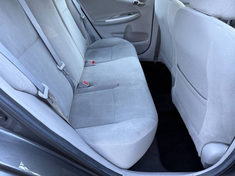 2012 Toyota Corolla LE