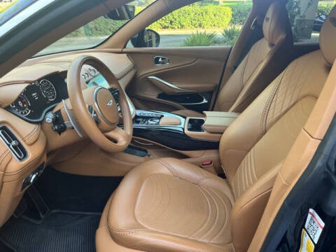 2022 Aston Martin DBX