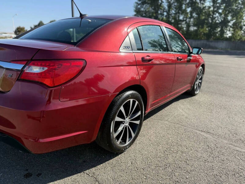 2013 Chrysler 200 Limited
