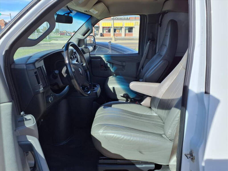 2023 GMC Savana 2500