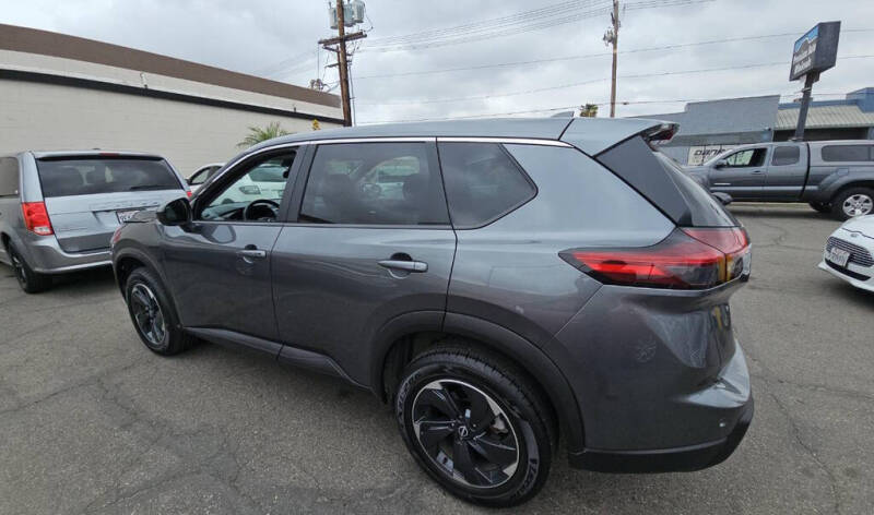 2025 Nissan Rogue SV