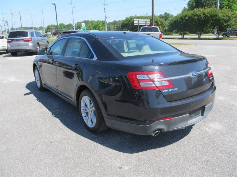 2015 Ford Taurus