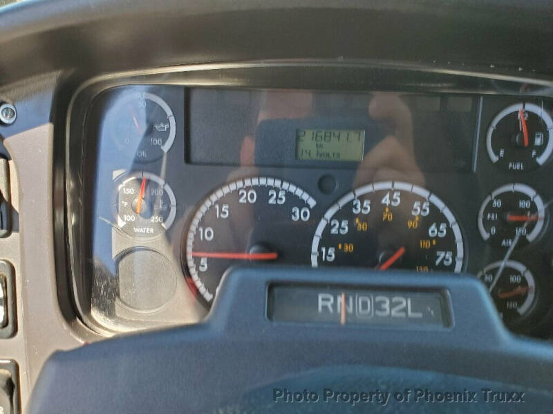 2007 Freightliner M2 106