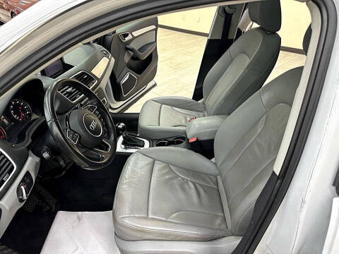 2016 Audi Q3 2.0T quattro Prestige