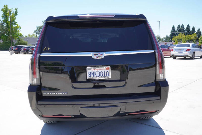 2018 Cadillac Escalade ESV Premium Luxury