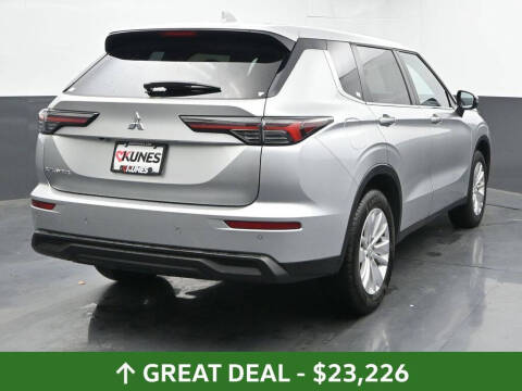 2025 Mitsubishi Outlander ES