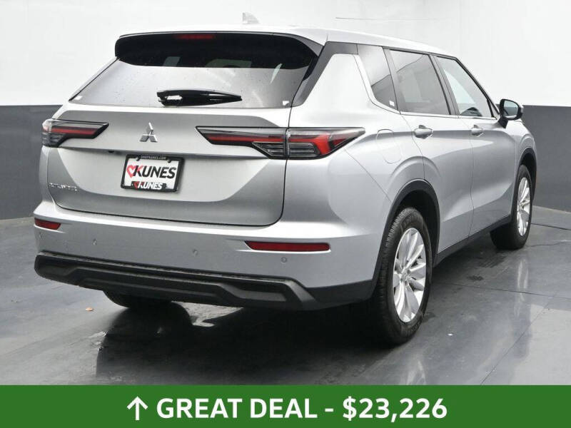 2025 Mitsubishi Outlander ES