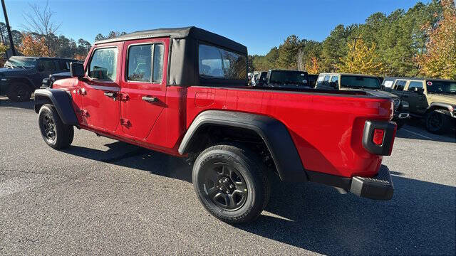 2026 Jeep Gladiator Sport