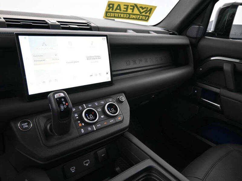 2023 Land Rover Defender 90 V8