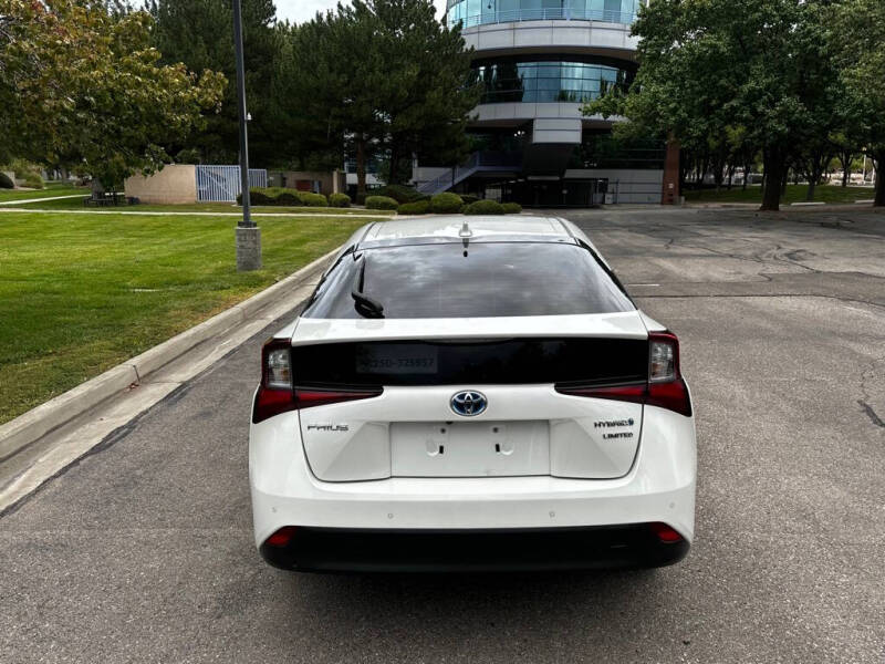 2019 Toyota Prius L Eco