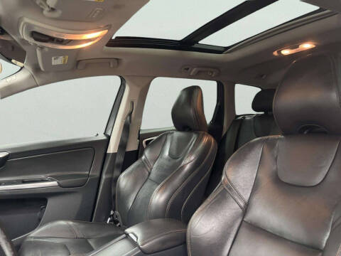 2017 Volvo XC60 T5 Dynamic