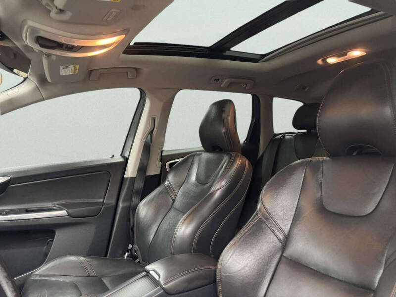 2017 Volvo XC60 T5 Dynamic