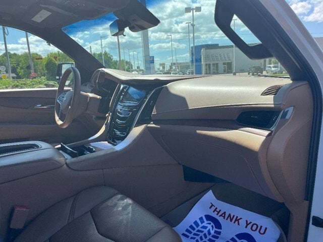 2017 Cadillac Escalade ESV 14