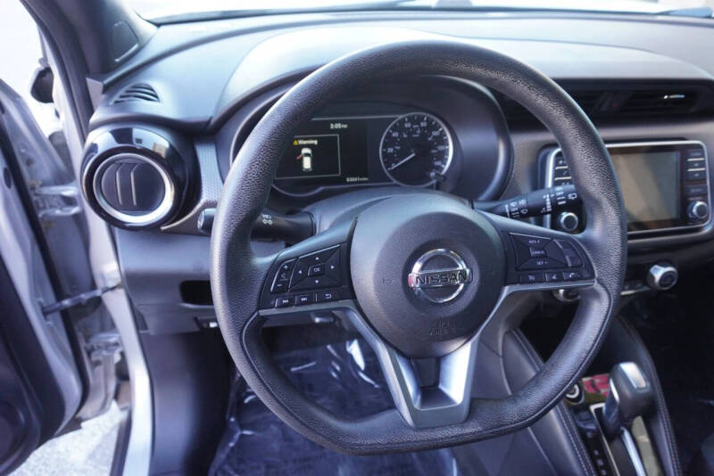 2020 Nissan Kicks SV