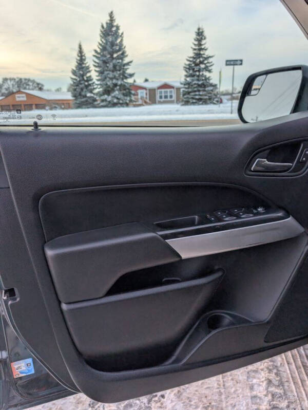 2017 Chevrolet Colorado LT