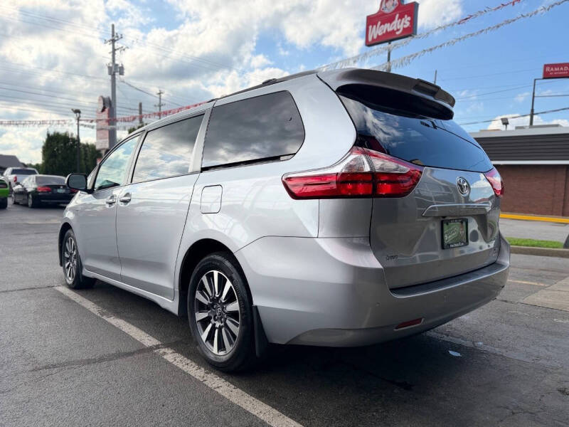 2018 Toyota Sienna XLE 7-Passenger