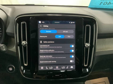 2024 Volvo XC40 B5 Plus Bright Theme