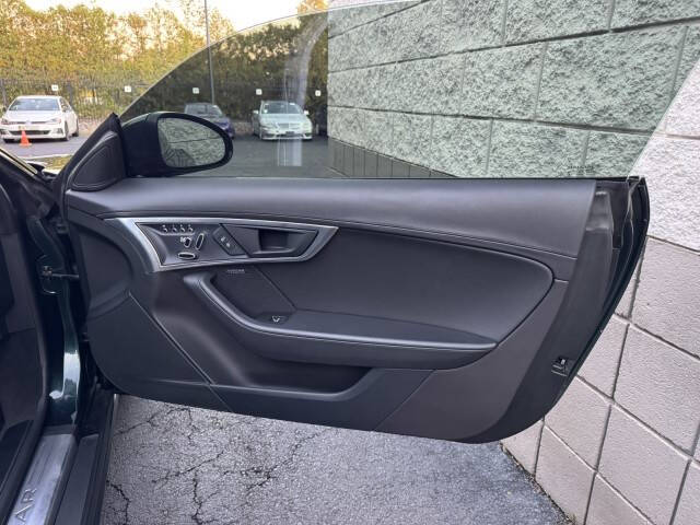 2019 Jaguar F-TYPE P300