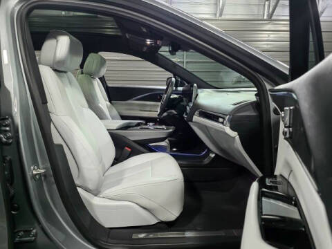 2024 Cadillac LYRIQ Sport 1