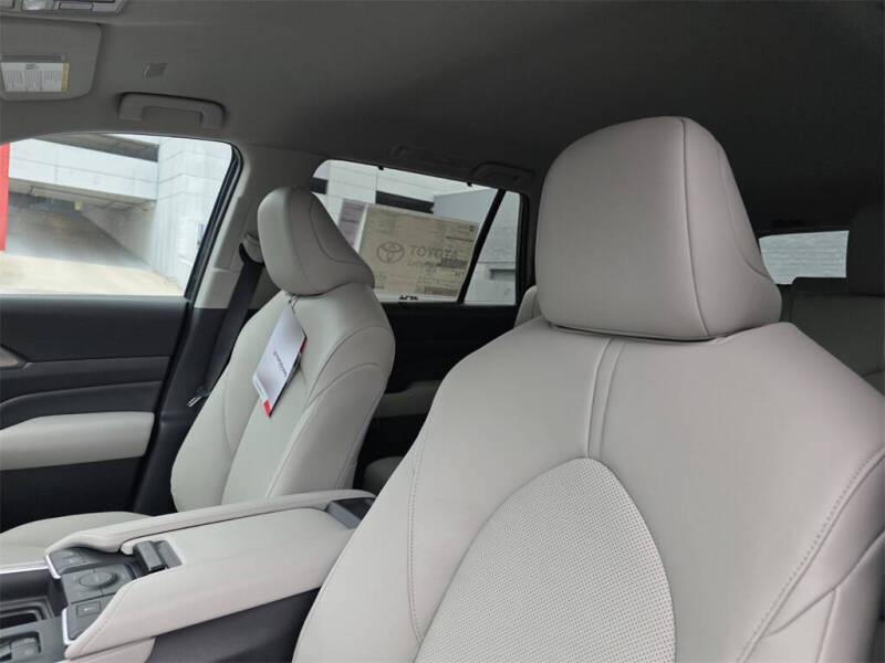 2026 Toyota Grand Highlander Hybrid XLE