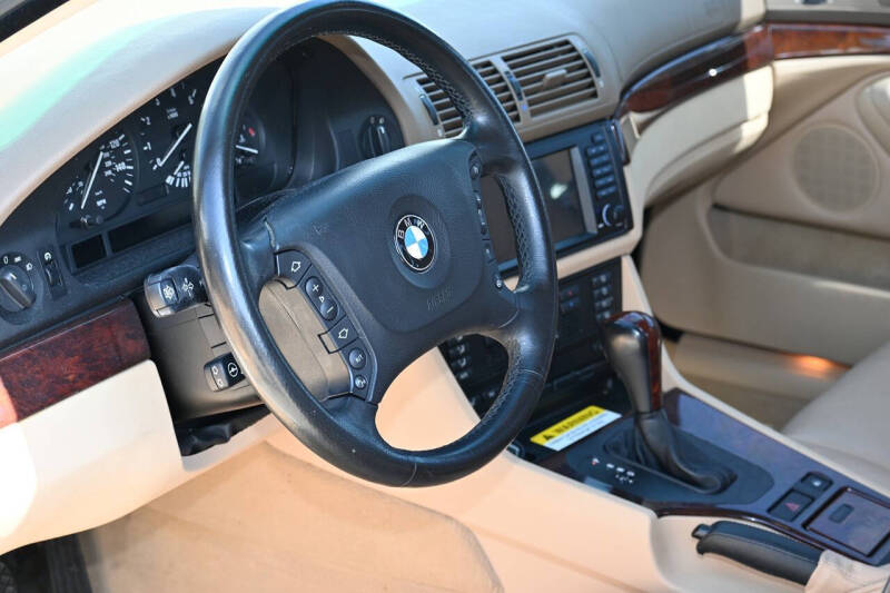 2003 BMW 5 Series 530i
