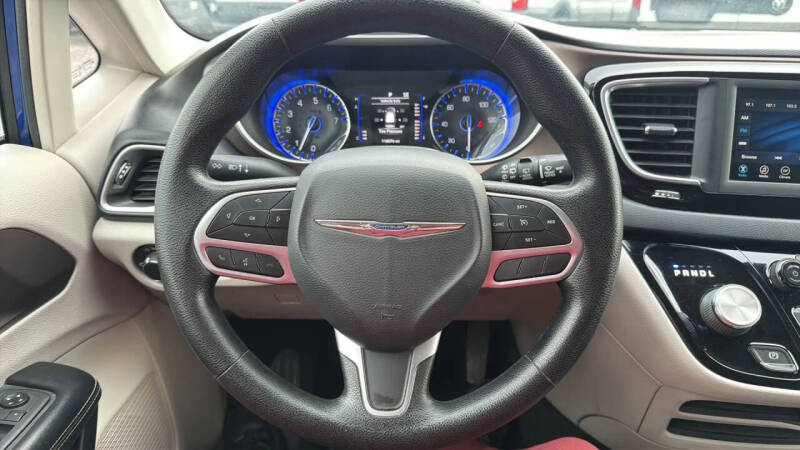 2021 Chrysler Voyager LX