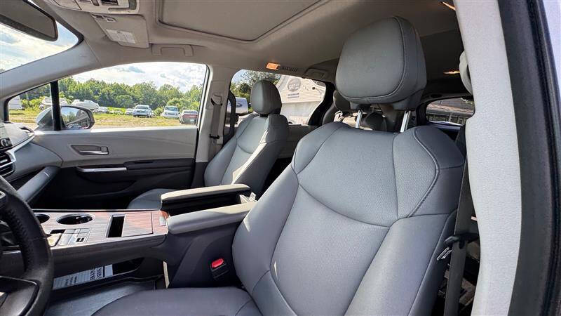 2023 Toyota Sienna XLE 7-Passenger