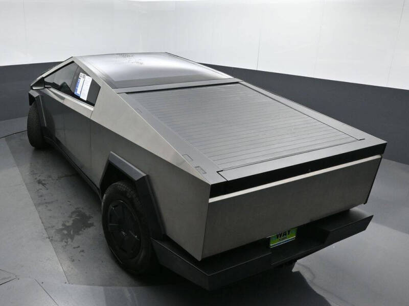 2025 Tesla Cybertruck