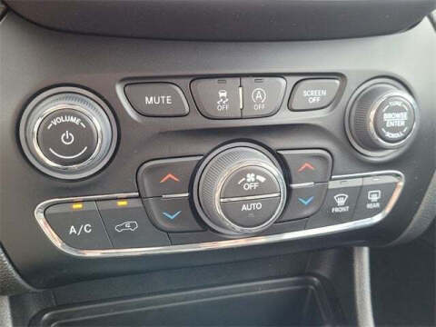 2023 Jeep Cherokee Altitude Lux