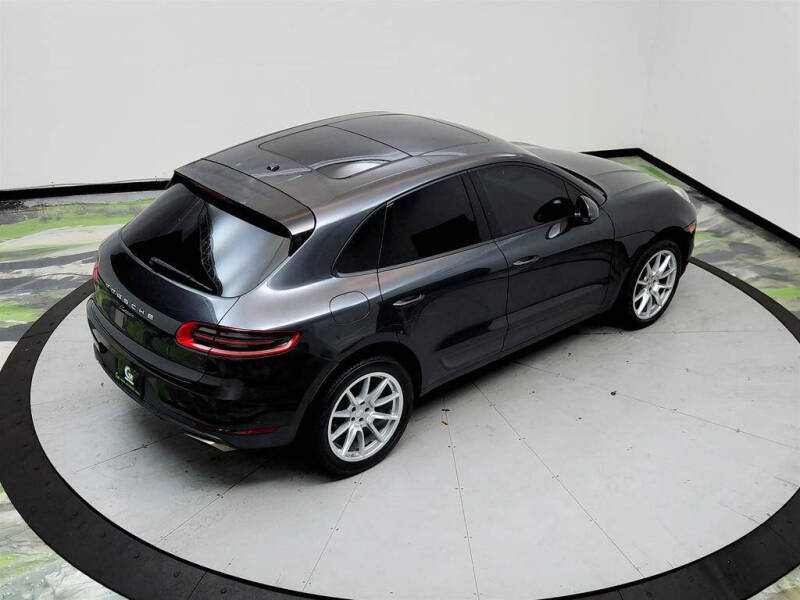 2017 Porsche Macan