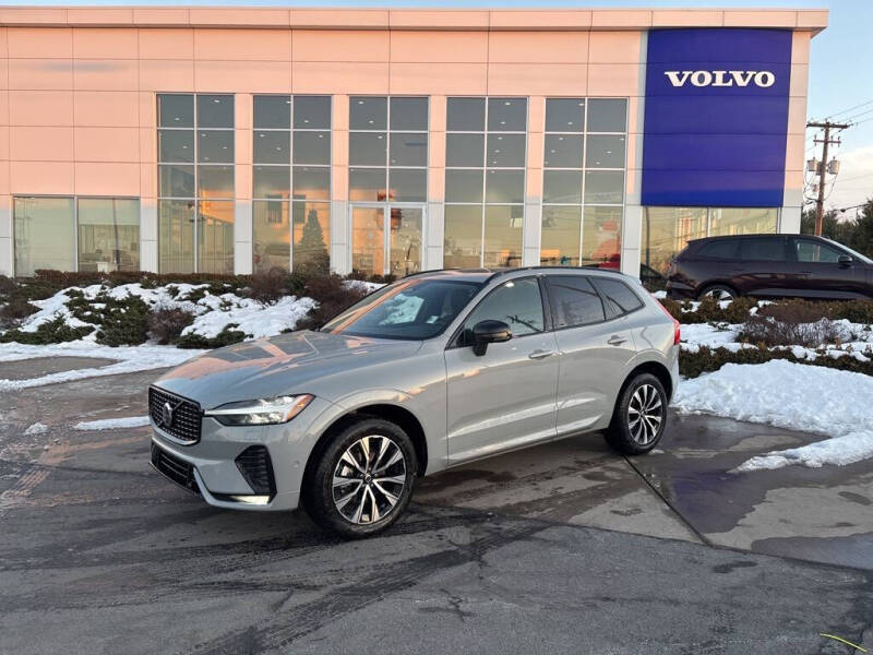 2025 Volvo XC60 B5 Plus Dark Theme