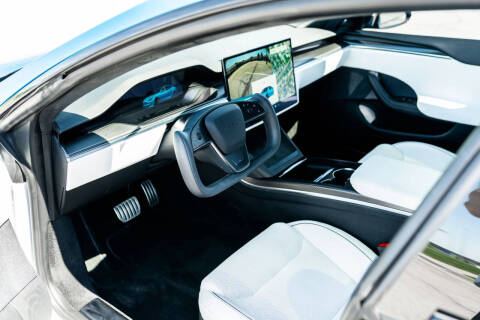 2022 Tesla Model S Plaid
