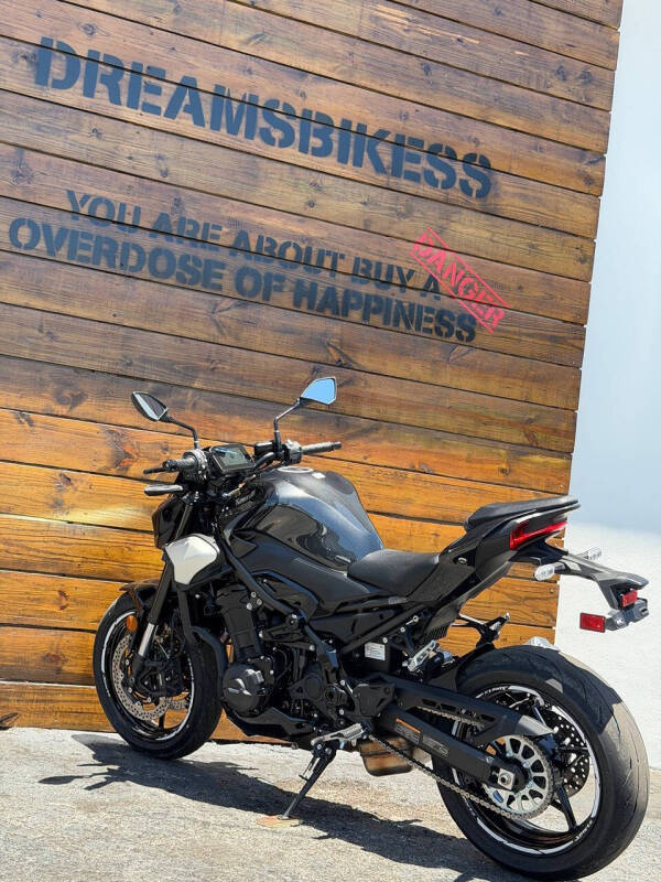2025 Kawasaki Z900 ABS
