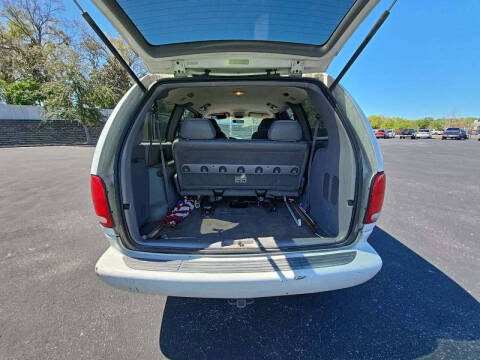 2000 Chrysler Town and Country LX