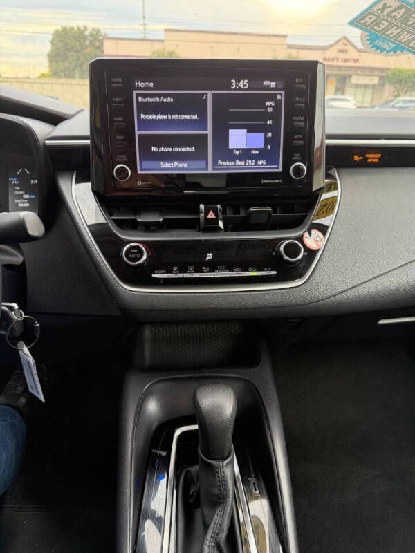 2022 Toyota Corolla LE