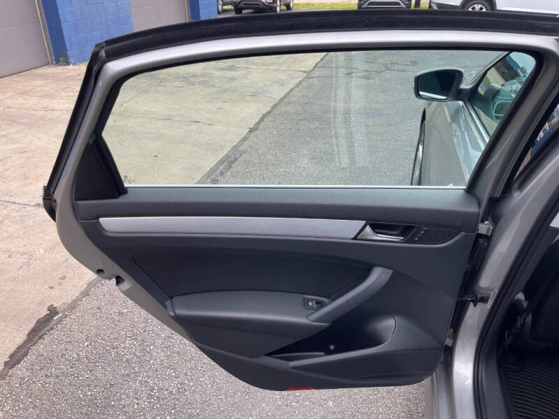 2013 Volkswagen Passat SE