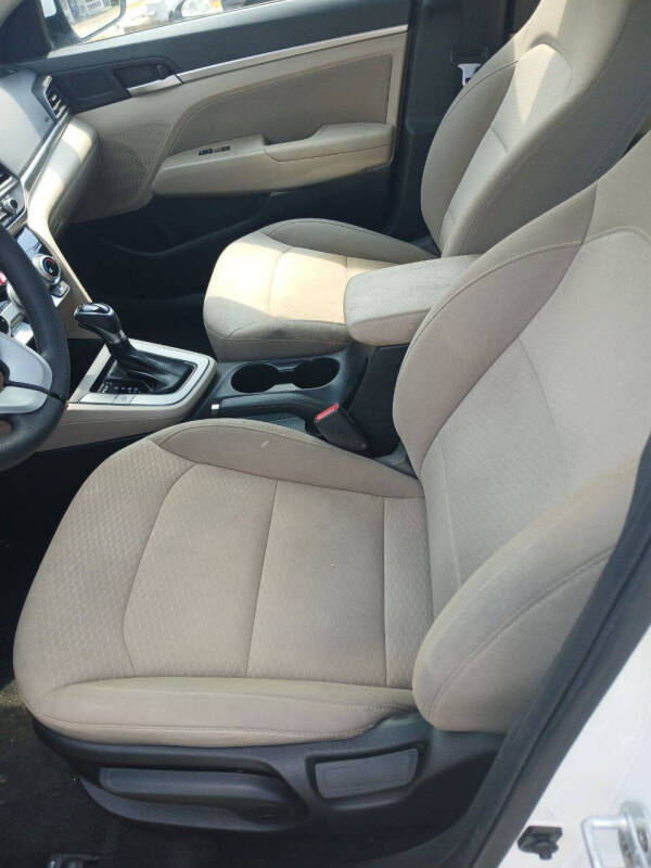 2019 Hyundai Elantra SEL - Photo 7
