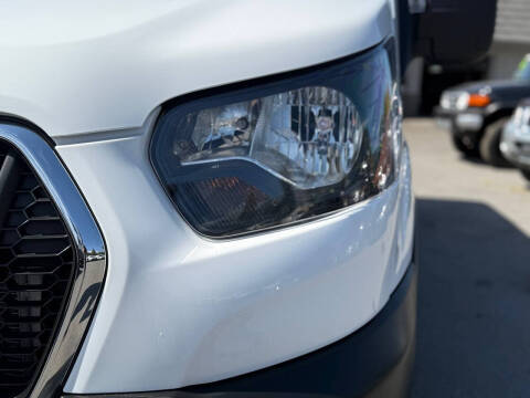 2024 Ford Transit 250