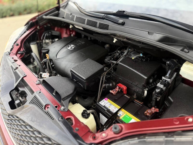 2017 Toyota Sienna SE Premium 8-Passenger