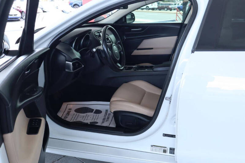 2017 Jaguar XE 35t Premium