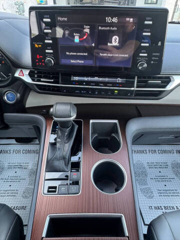 2022 Toyota Sienna XLE 7-Passenger