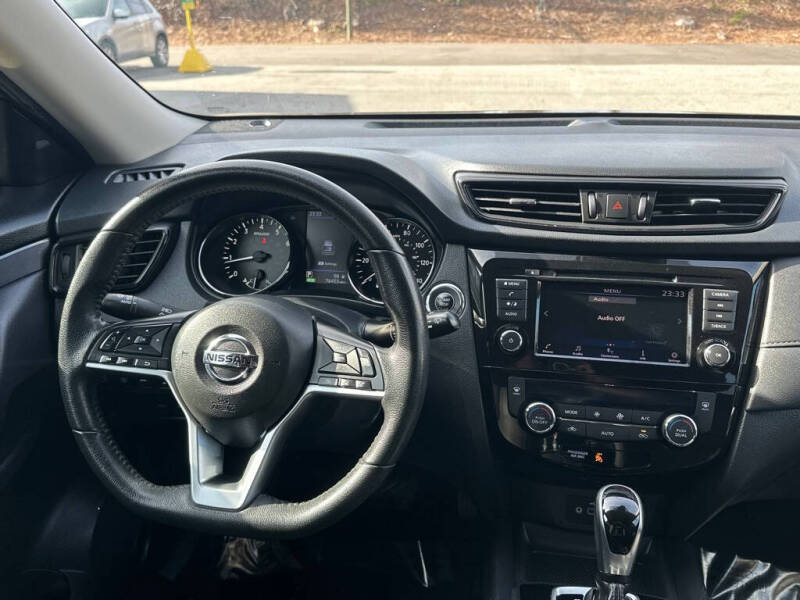 2020 Nissan Rogue SV