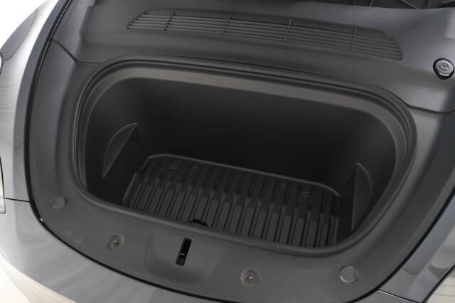 2024 Tesla Model Y Performance