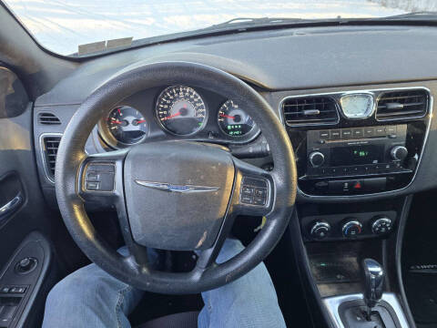 2013 Chrysler 200 LX