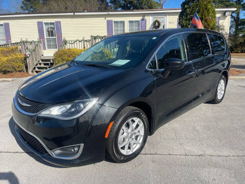 2020 Chrysler Pacifica for sale at DRIVEhereNOW.com in Greenville NC