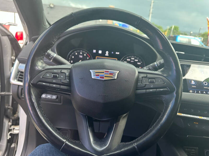 2019 Cadillac XT4 Premium Luxury