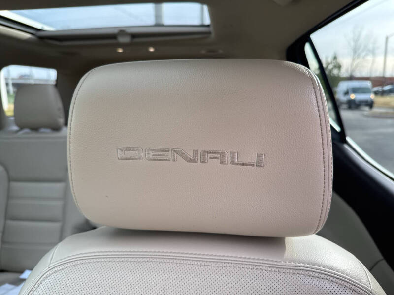 2017 GMC Acadia Denali